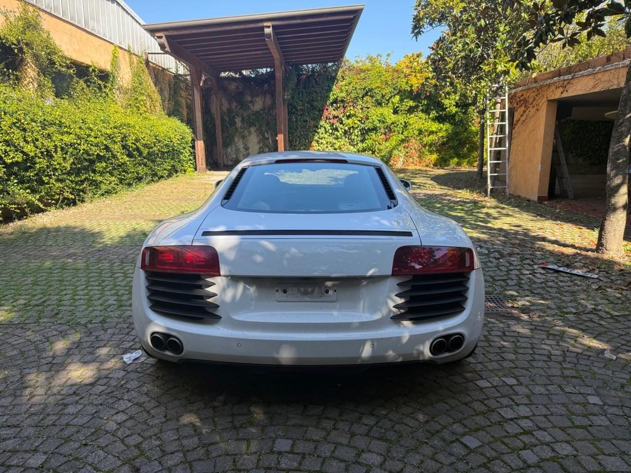 Audi R8 4.2 V8 FSI quattro