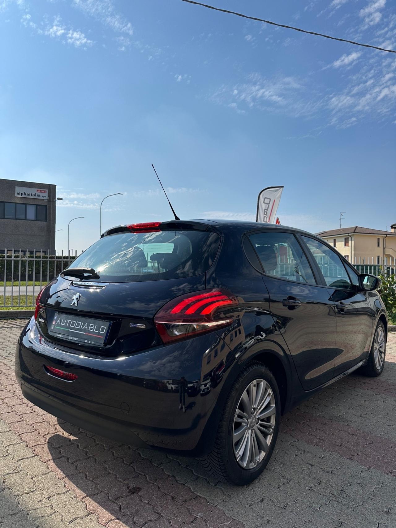 Peugeot 208 PureTech 82 5 porte Allure