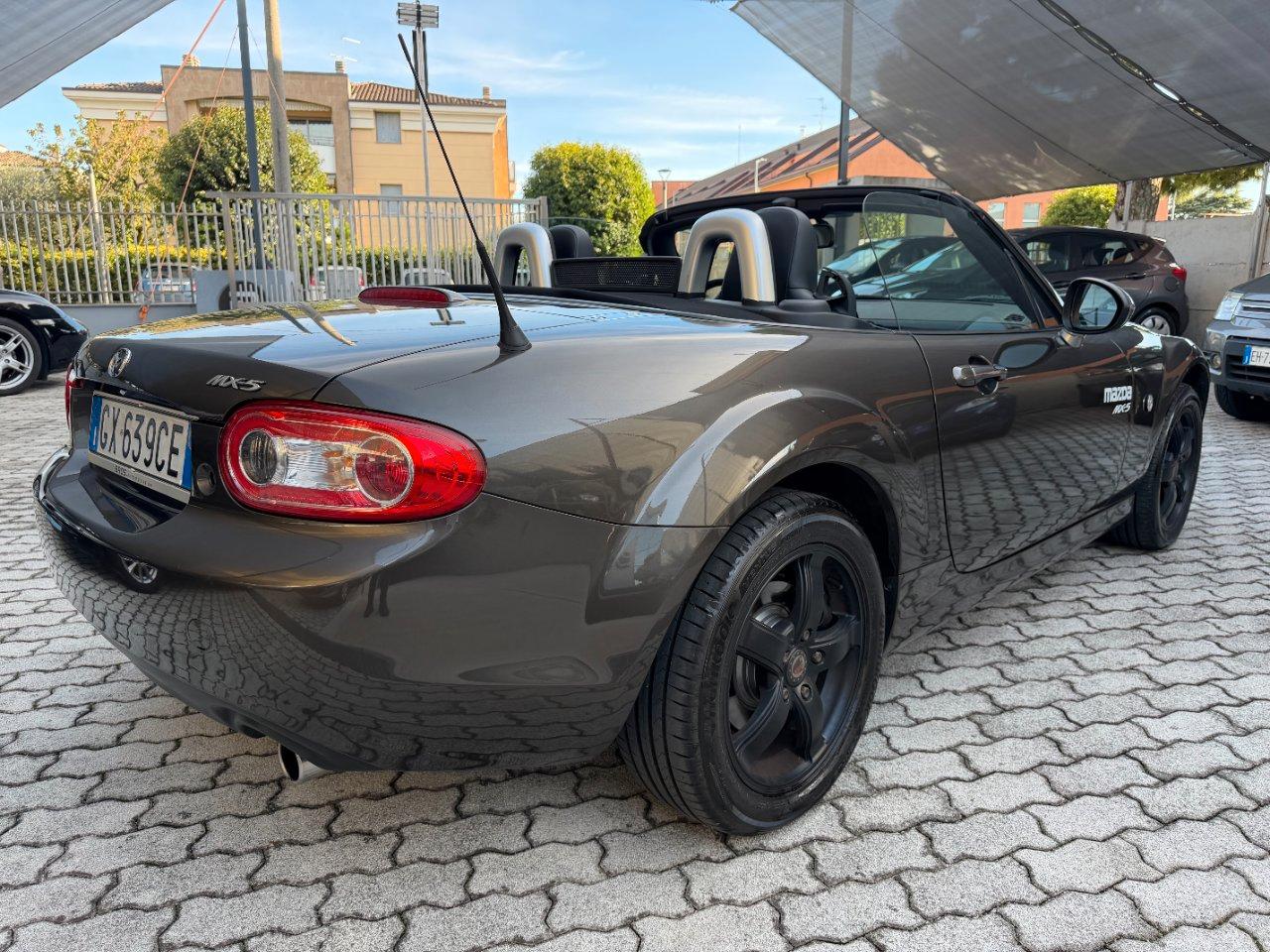 Mazda MX-5 Roadster Coupe 1.8 CABRIO Cult LIMITED SENDO!!! PELLE+LED+NAVI