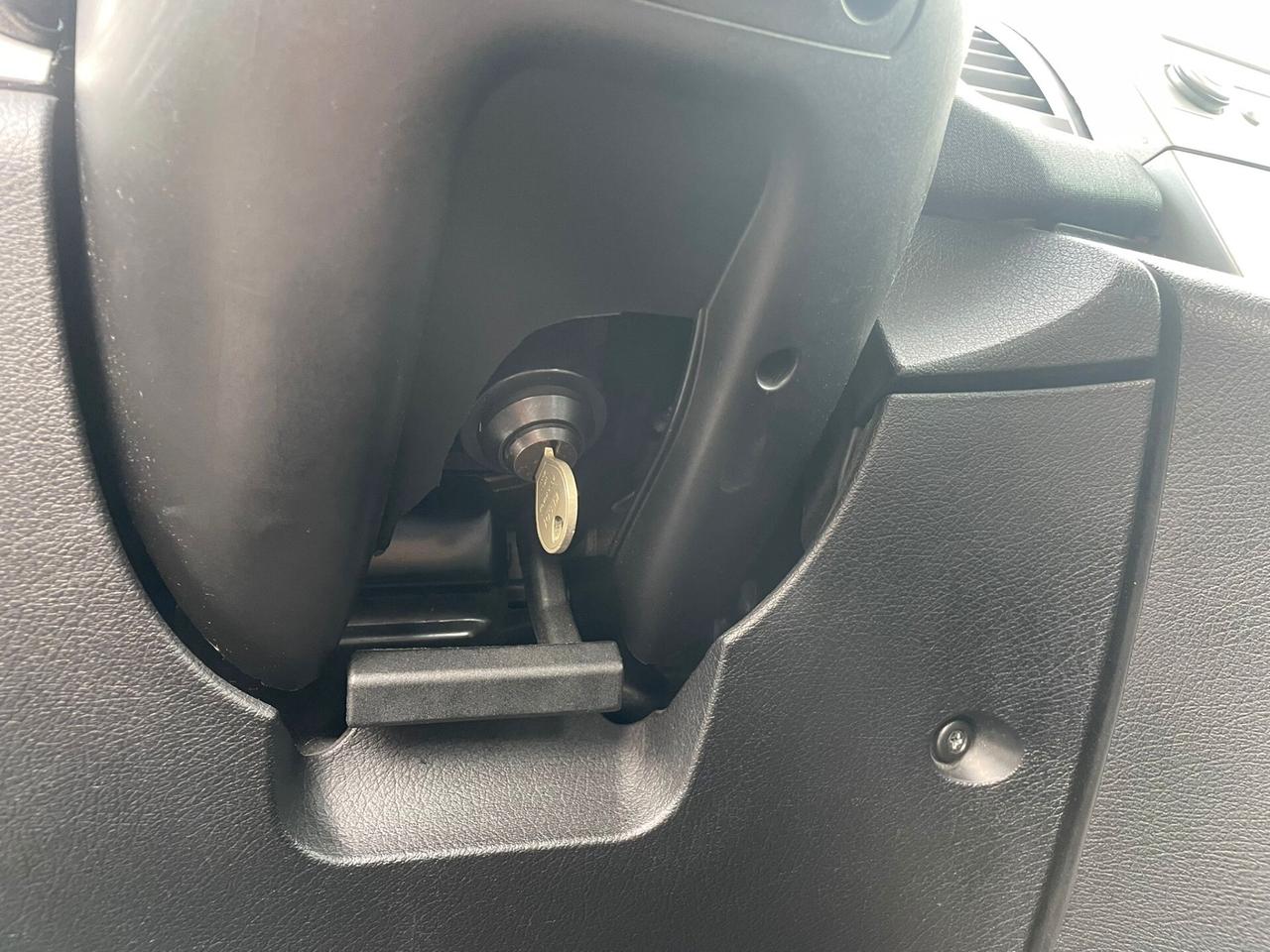 LANCIA YPSILON 1.3MJT ARGENTO 75cv