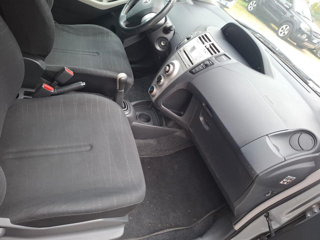 Toyota Yaris 1.3 5 porte Navi 87 Cv (64kw)