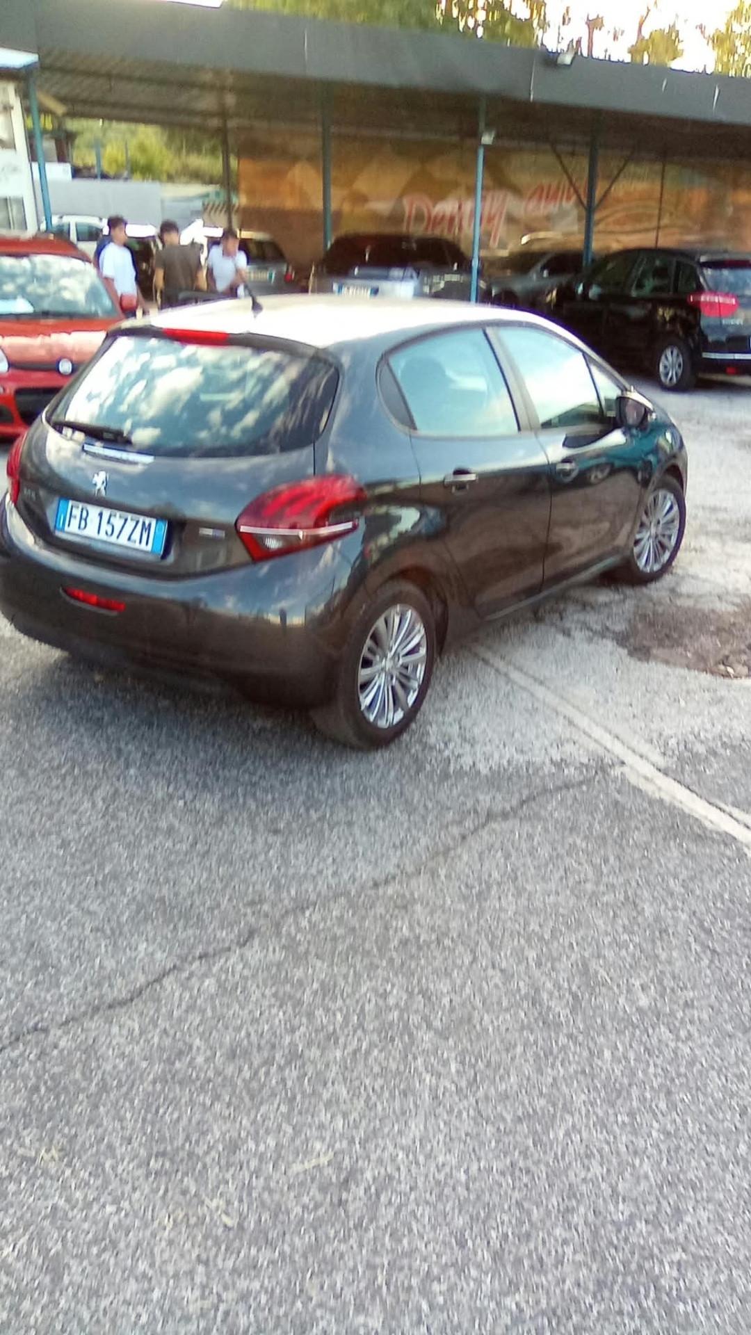 Peugeot 208 BlueHDi 100 5 porte GT Line
