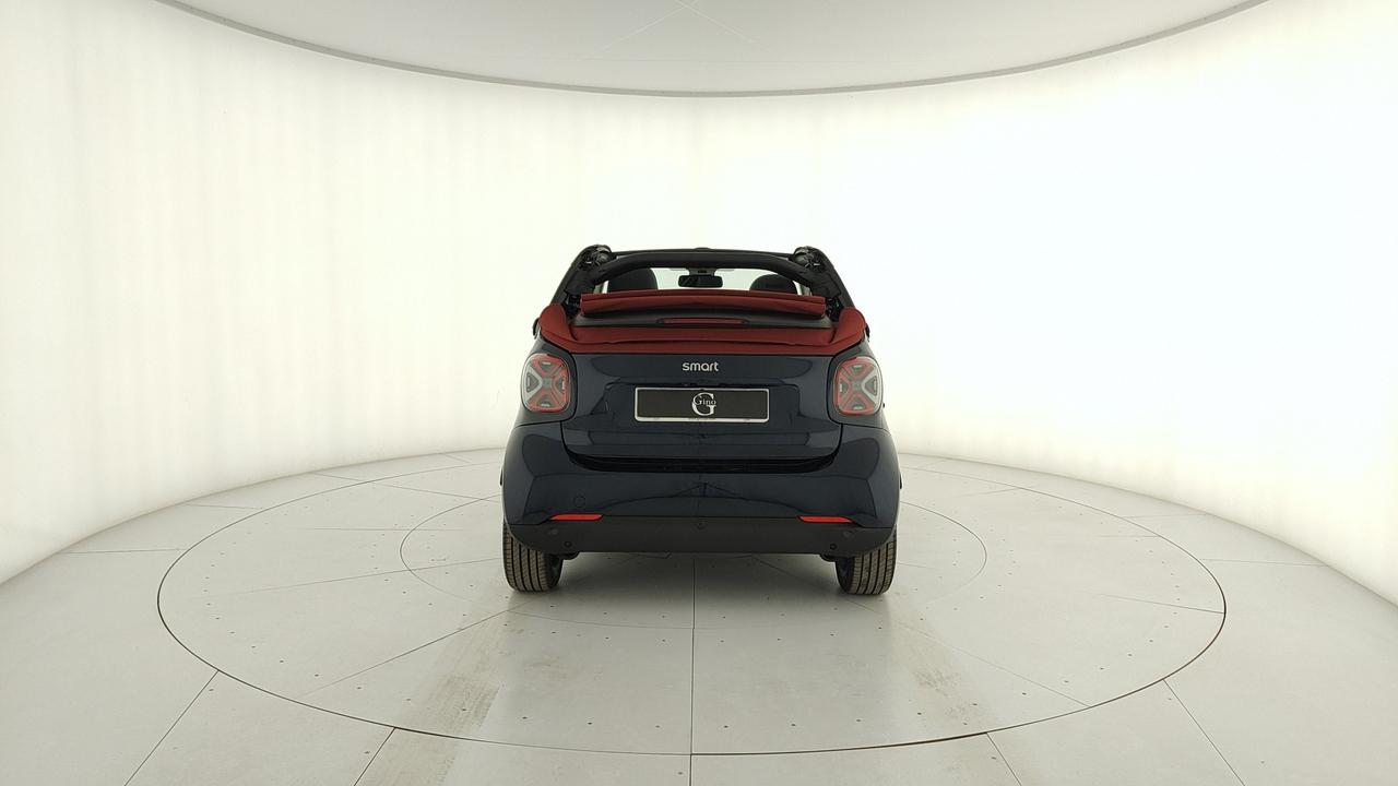 SMART Fortwo Cabrio eq suitered 4,6kW