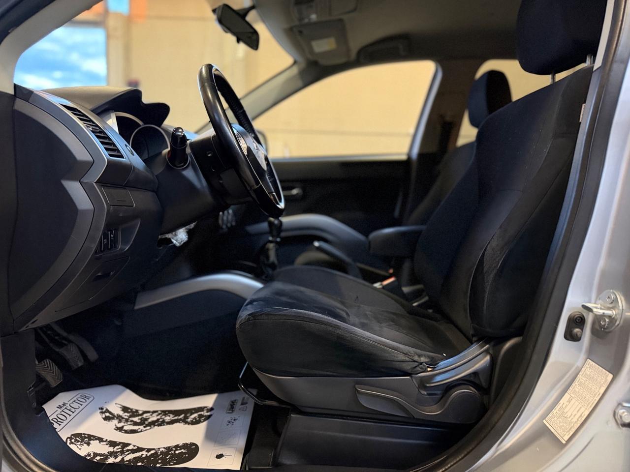 Mitsubishi Outlander 2.2 DI-D Instyle 7 p.ti DPF POSTI