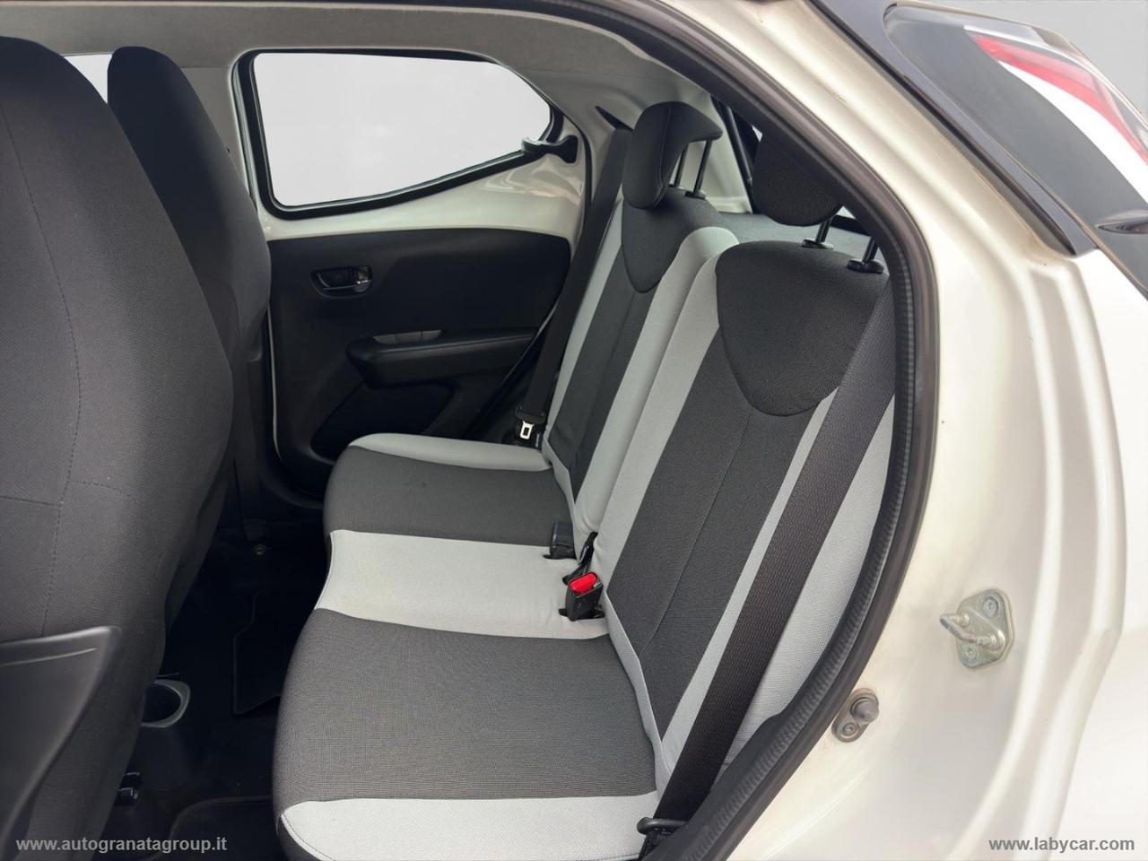 TOYOTA Aygo 1.0 VVT-i 69 CV 5p. x-cool IDEALE PER NEOPATENTATI