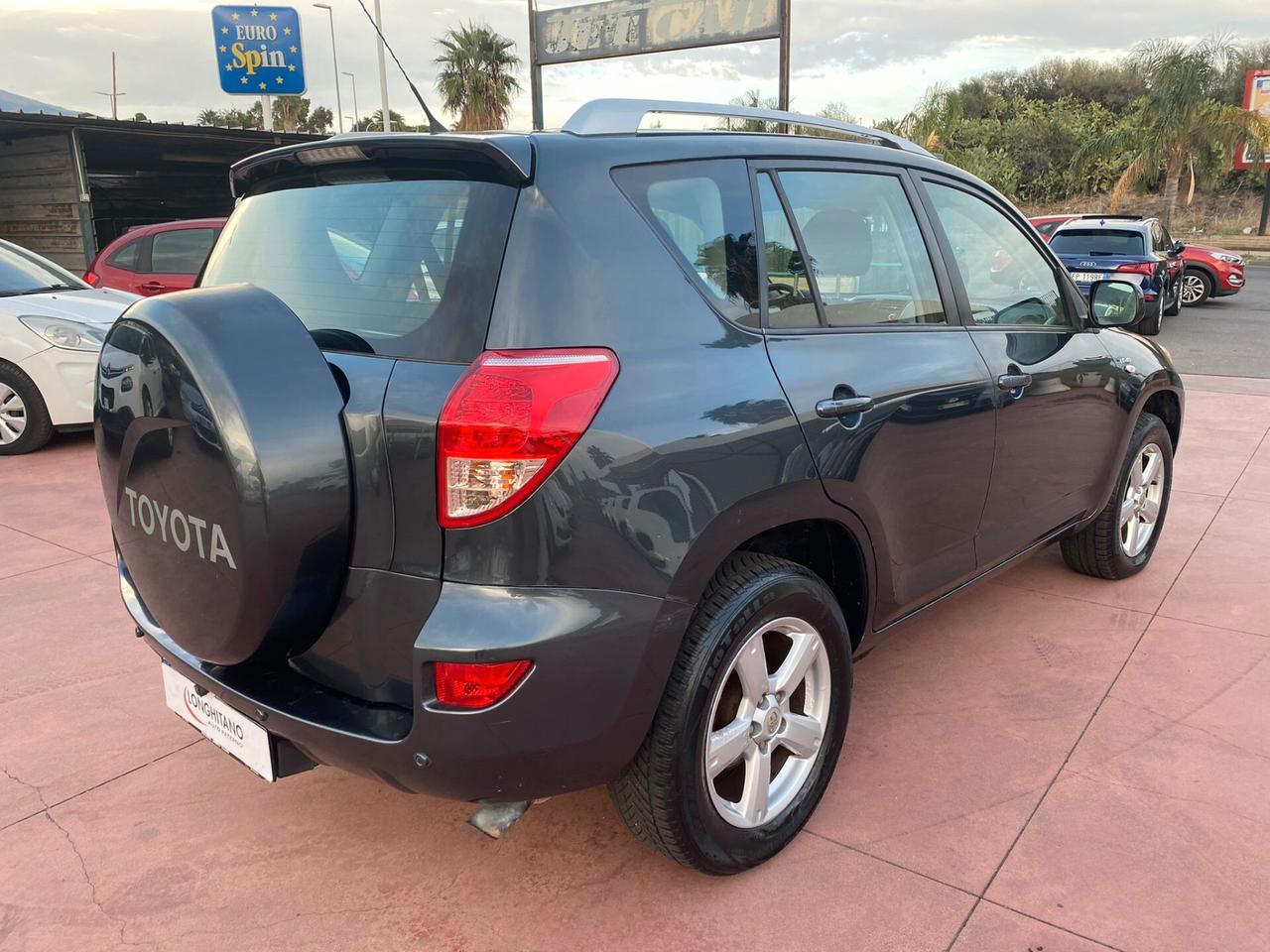 TOYOTA RAV 4 2.2 D-4D - 2007