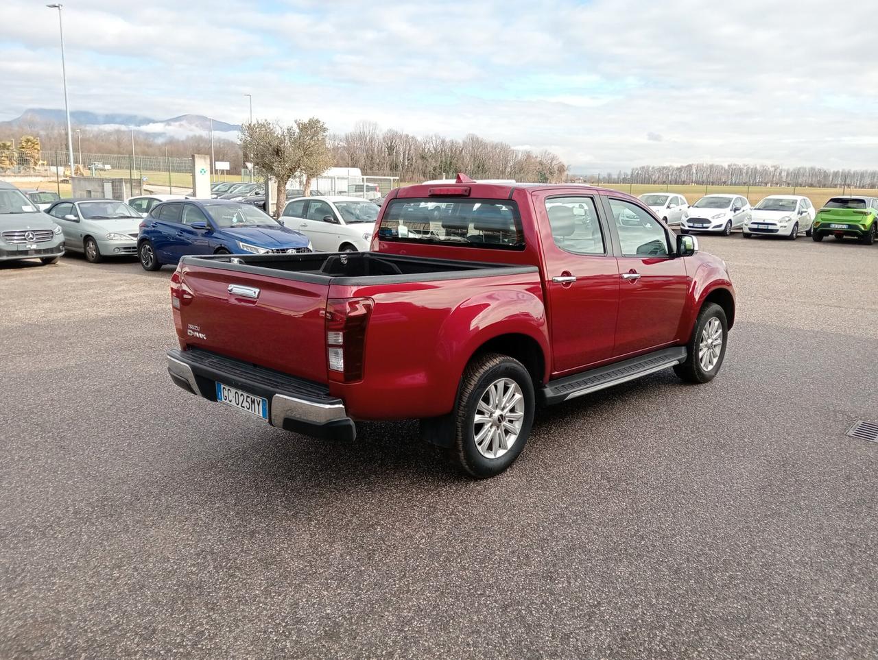 Isuzu D-Max 1.9 Crew Cab 4X4 A/T 4WD