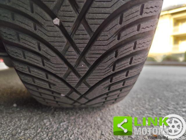 RENAULT Captur Plug-in Hybrid E-Tech 160 CV Intens GARANZIA INCL.