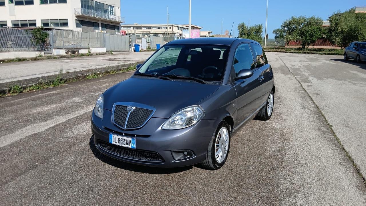 Lancia Ypsilon 1.2 Argento