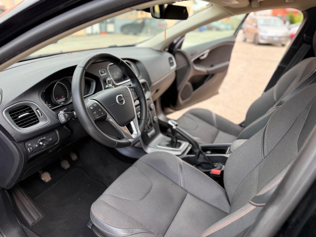 Volvo V40 Cross Country D2 Style Plus garanzia 2019