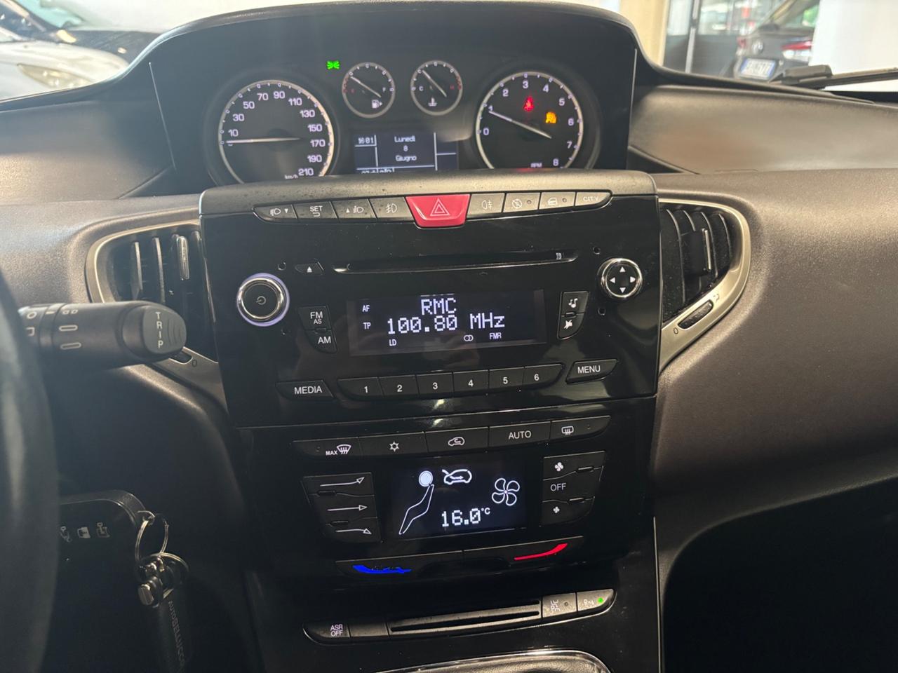Lancia Ypsilon 1.2 BENZINA 69 CV Platinum |OK NEOPATENTATI |
