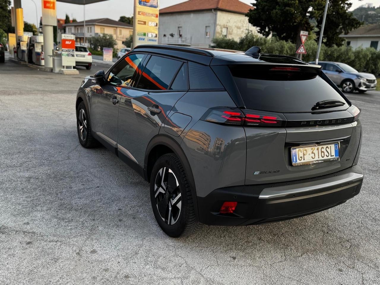 Peugeot 2008 motore elettrico 136 CV GT