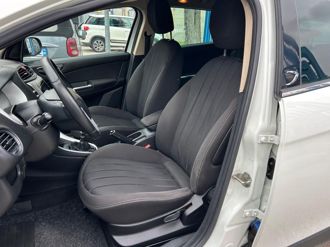 Lancia Delta 1.6 MJT 105 Cavalli 2011