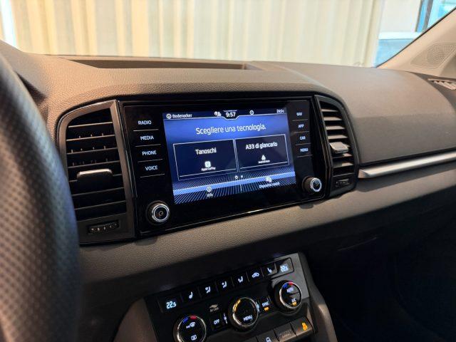 SKODA Karoq 2.0 TDI DSG Selection LED ACC Camera Travel