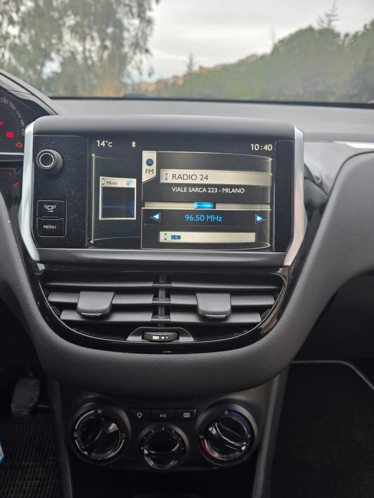 Peugeot 208 1.4 HDi 68 CV 3 porte Allure