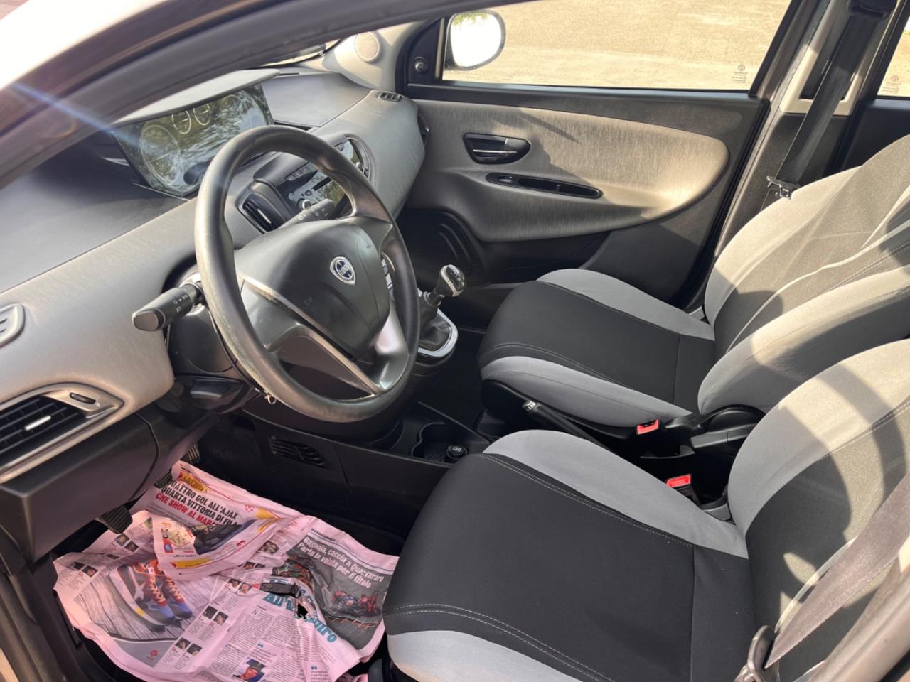 Lancia Ypsilon 1.3 MJT 16V 95 CV 5 porte S&S Silver