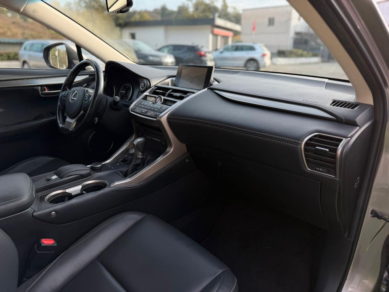 Lexus NX 300h Hybrid 4WD Executive