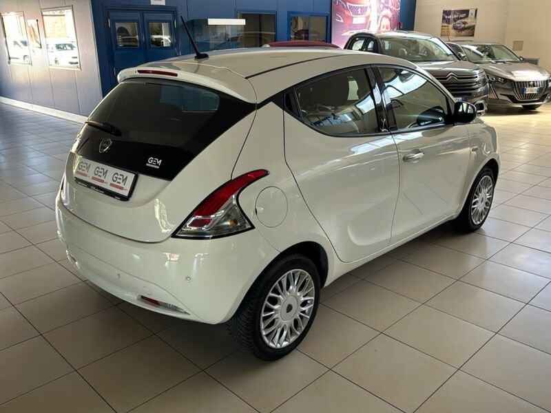 Lancia Ypsilon 1.2 69cv Silver