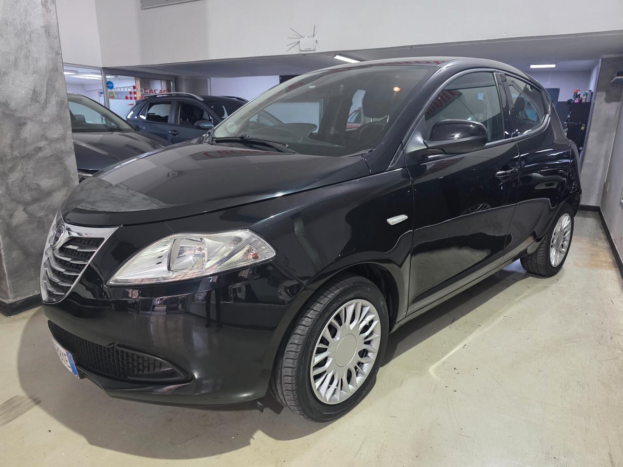 Lancia Ypsilon 1.2 GPL 69cv 1 PROPRIETARIO