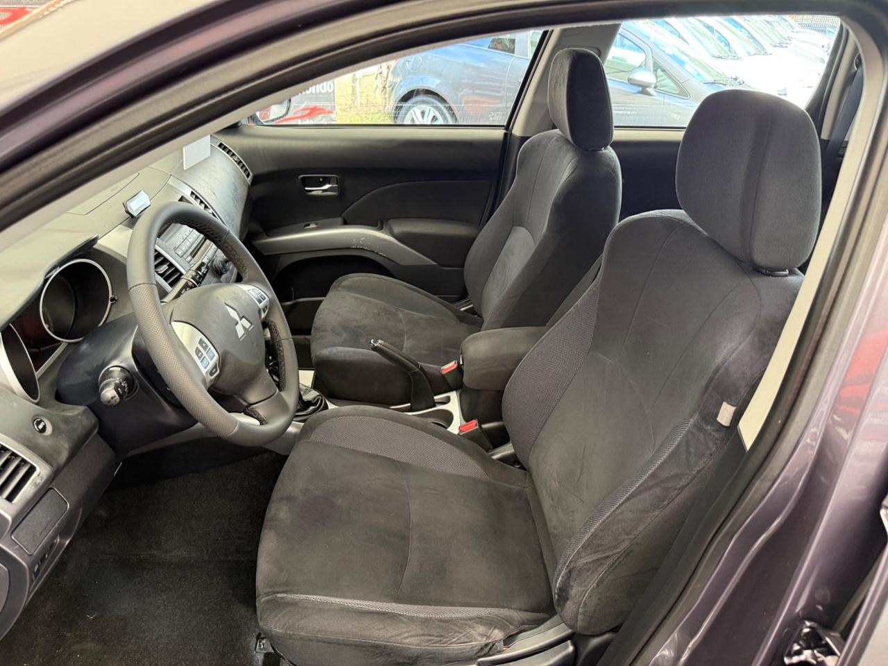 Mitsubishi Outlander 2.0 DI-D Intense DPF