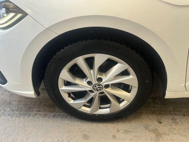 VOLKSWAGEN Polo 1.0 VI