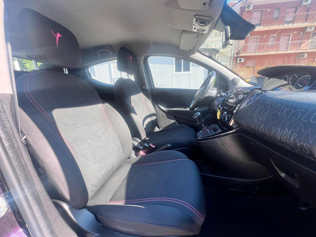 Lancia Ypsilon 1.2 69 CV 5 porte Elefantino