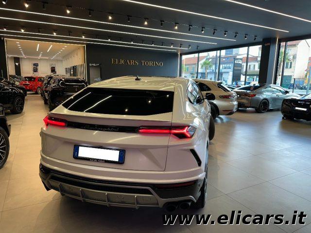 LAMBORGHINI Urus 4.0