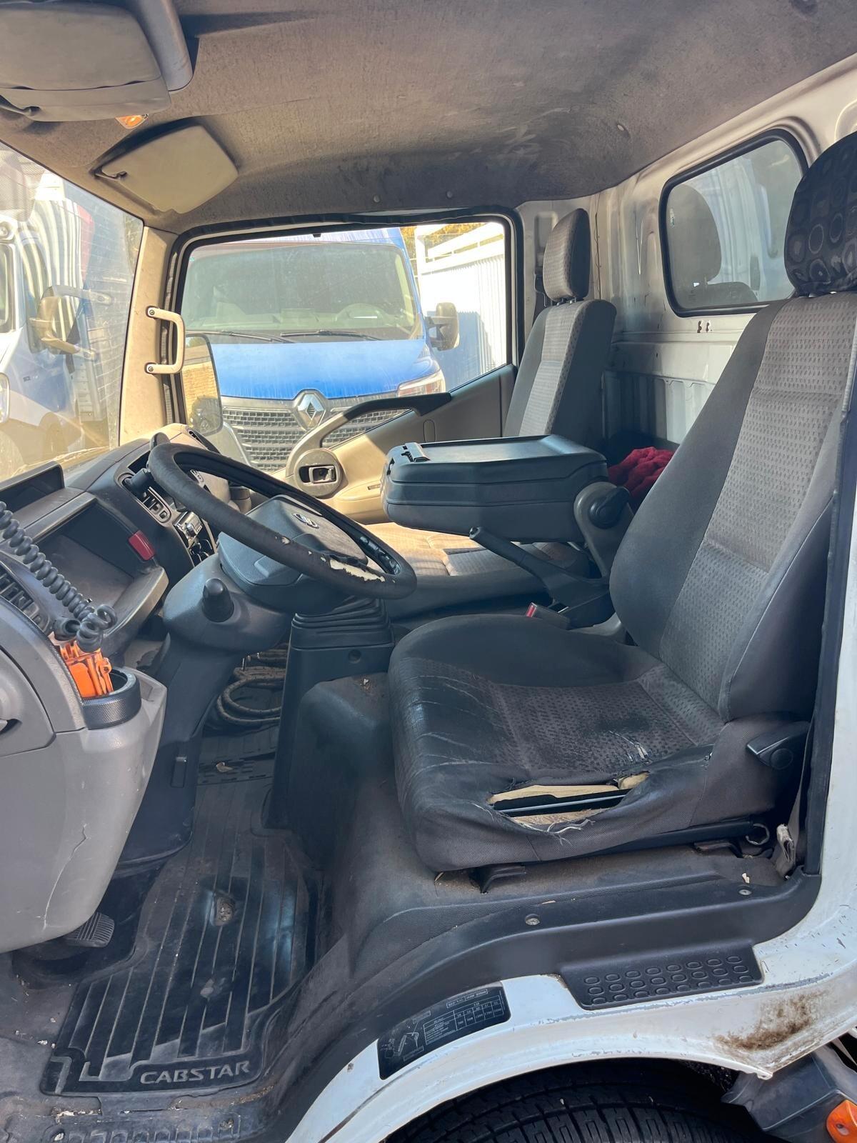 Nissan Cabstar 35.13 2.5 dCi Cassone Ribaltabile Trilaterale [Solo commercianti]