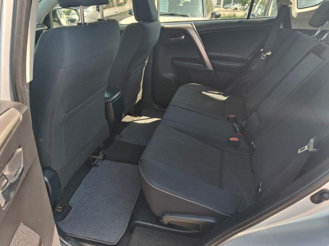 Toyota RAV 4 RAV4 2.0 D-4D 2WD Style