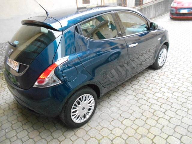 Lancia Ypsilon 1.2 69 CV 5 porte Silver