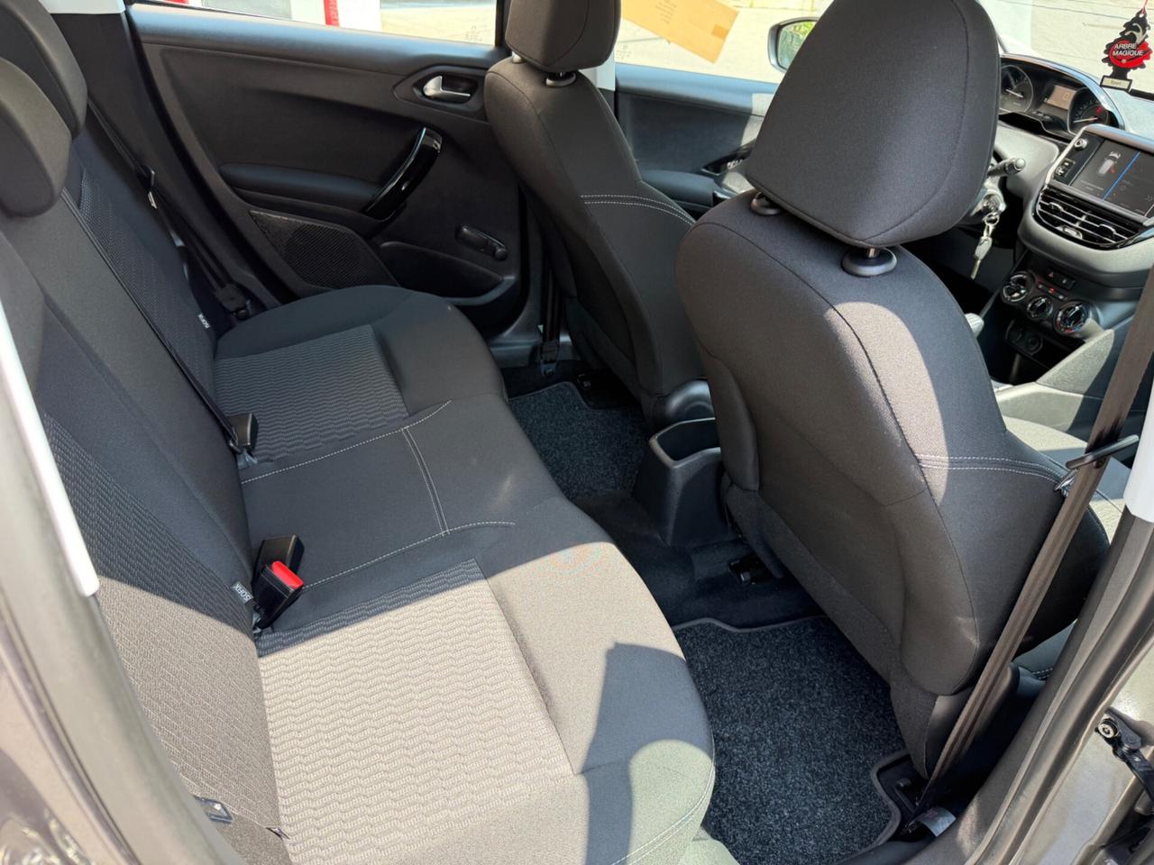 PEUGEOUT 208 1.2 ALLURE KM 19 MILA !!!
