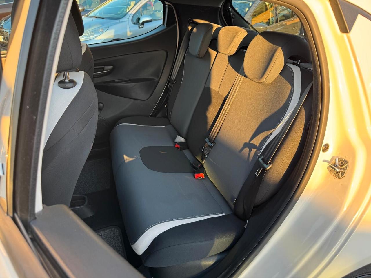 Lancia Ypsilon 1.2 BENZINA NEOPATENTATI 2015