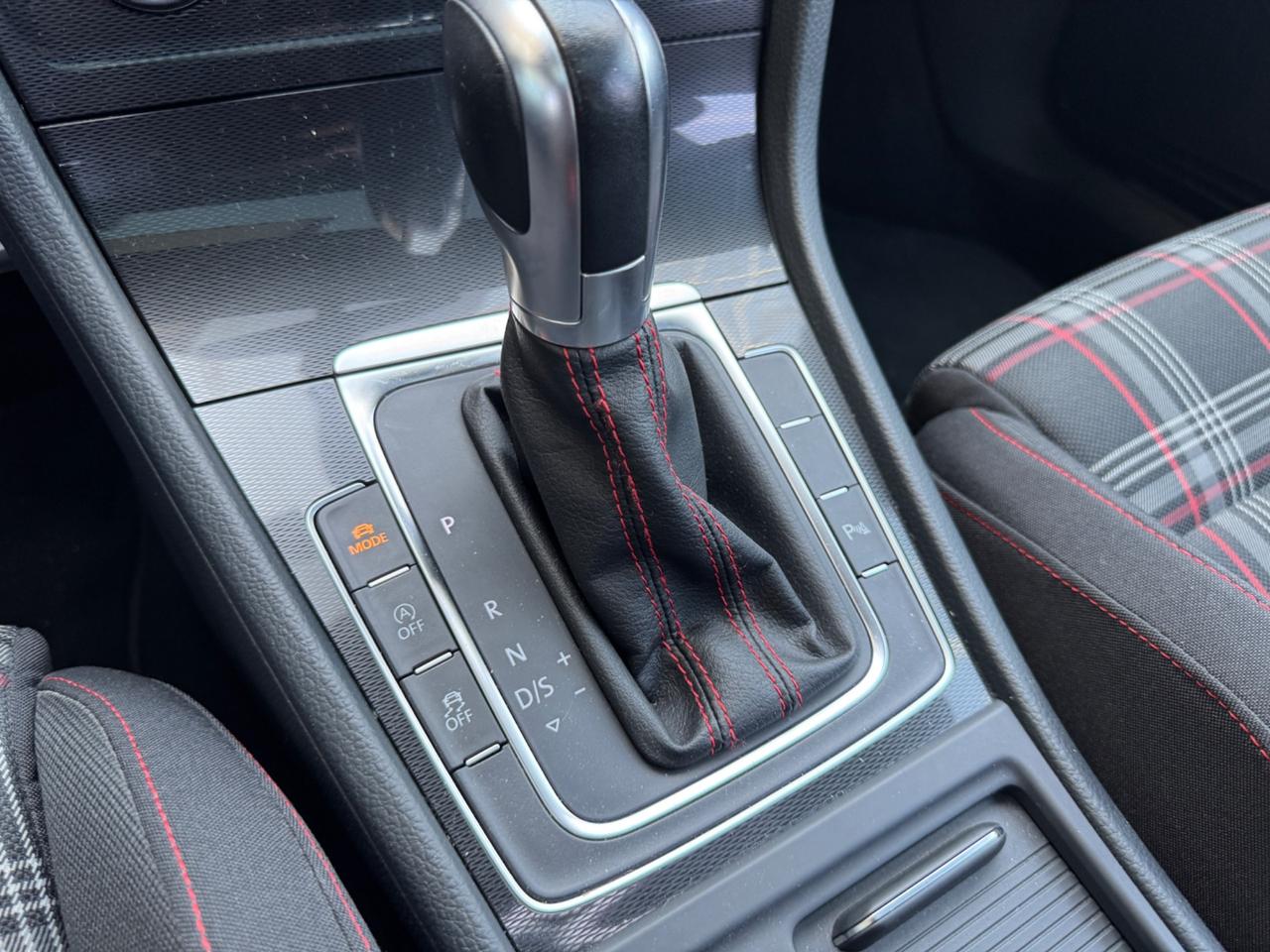 Volkswagen Golf GTI 2.0 TSI 5p. 2015