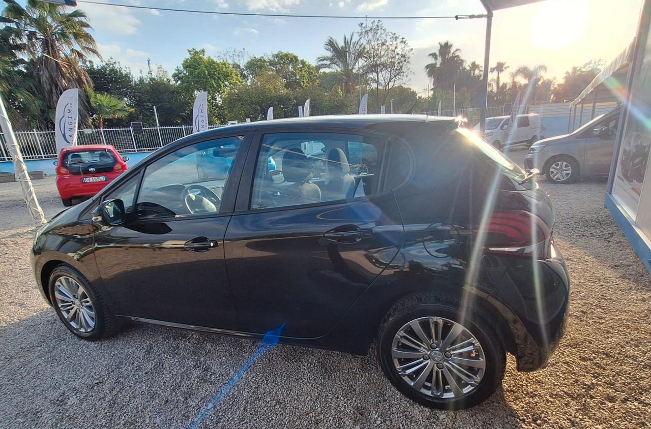Peugeot 208 PureTech 82 5p. GPL Active