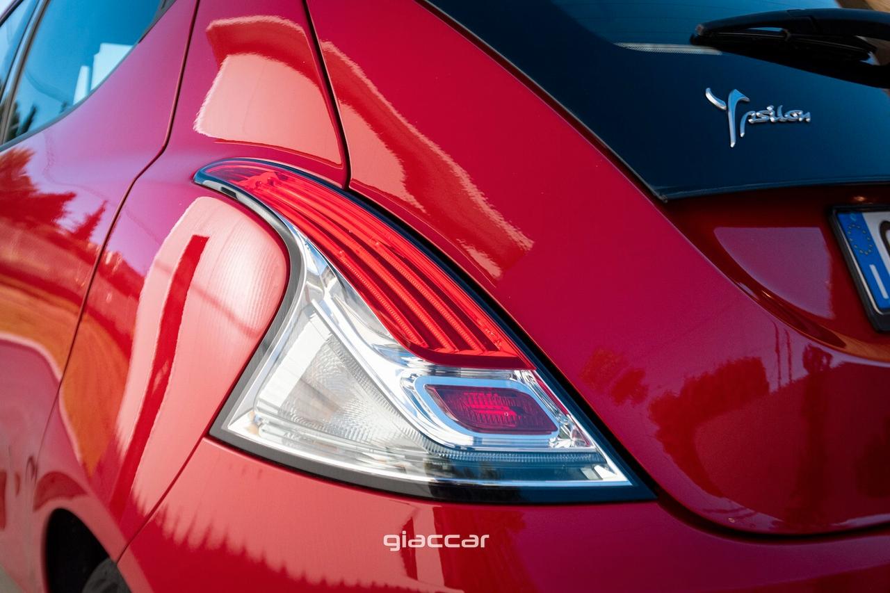 Lancia Ypsilon 1.0 FireFly 5 porte S&S Hybrid Gold