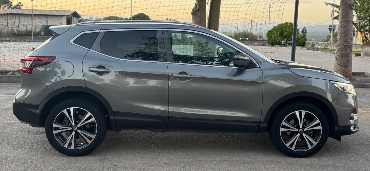Nissan Qashqai 1.5 dCi CAMBIO AUTOMATICO/POCHI CHILOMETRI
