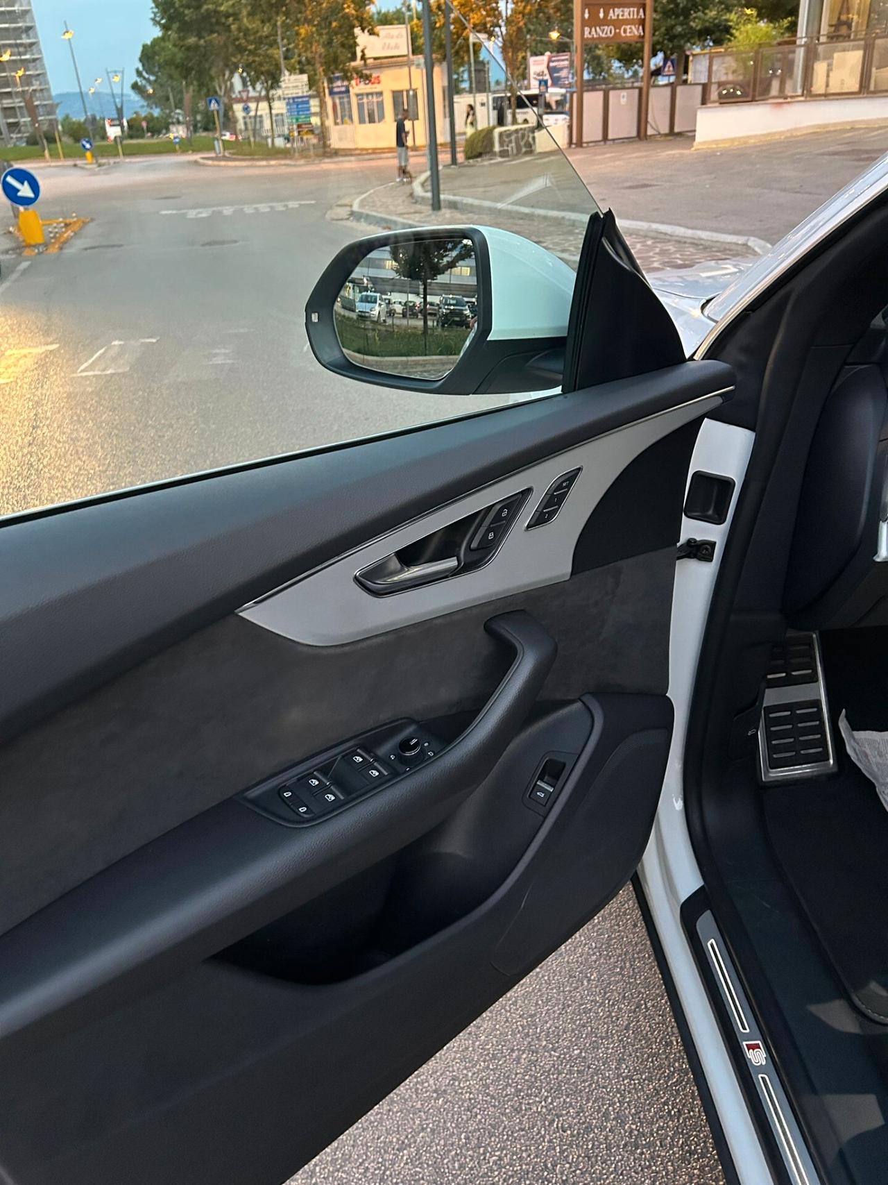 Audi Q8 50 TDI 286 CV quattro tiptronic Sport