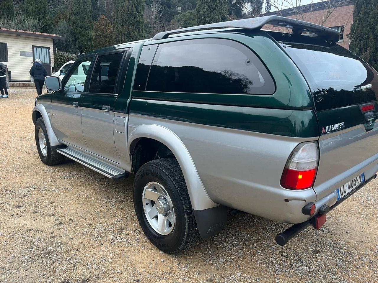 Mitsubishi L200 2.5 Diesel - 4x4 - Pick-Up Cabina