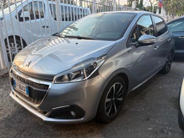 Peugeot 208 PureTech 82 5 porte Signature