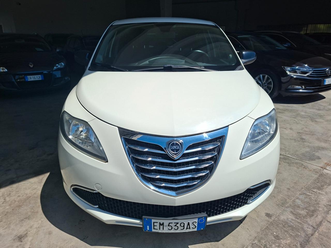 Lancia Ypsilon 1.2 69 CV 5 porte S&S Silver