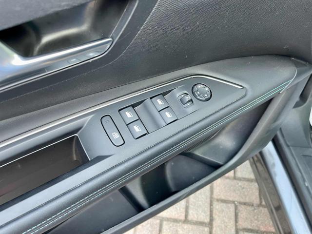 PEUGEOT 3008 PureTech Turbo 130 S&S EAT8 Allure Pack