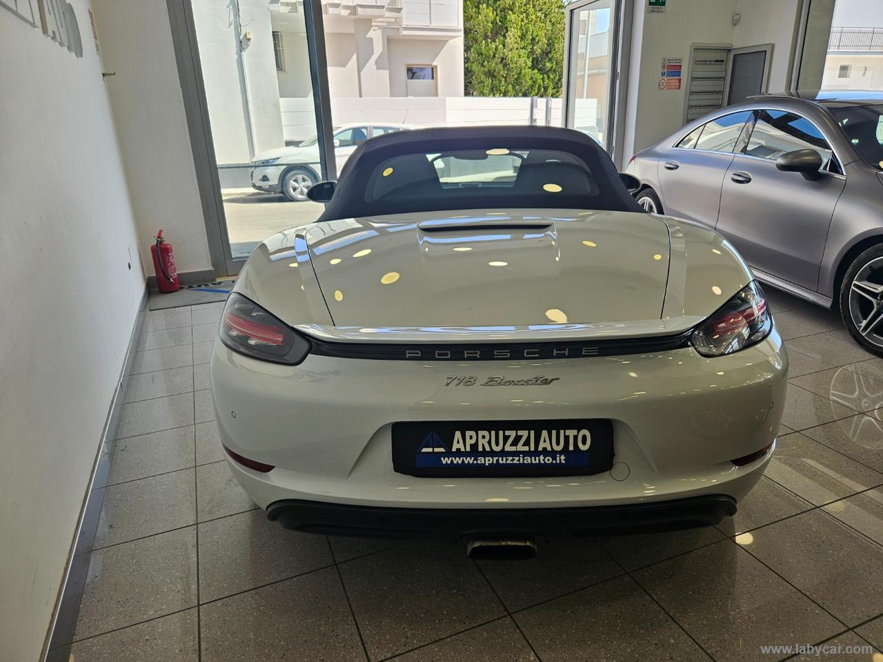 PORSCHE 718 Boxster
