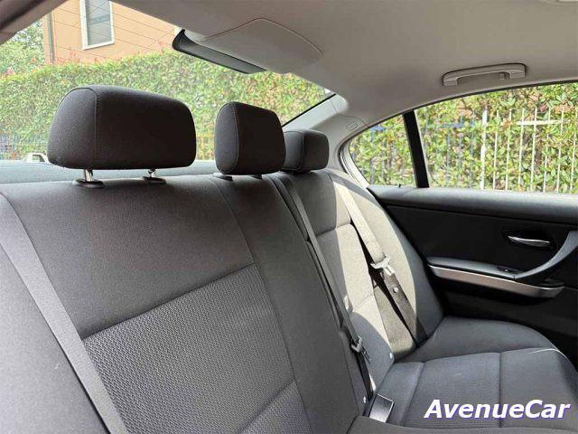 BMW 320 d BERLINA ATTIVA XENO CERCHI 17'' SEDILI SPORTIVI