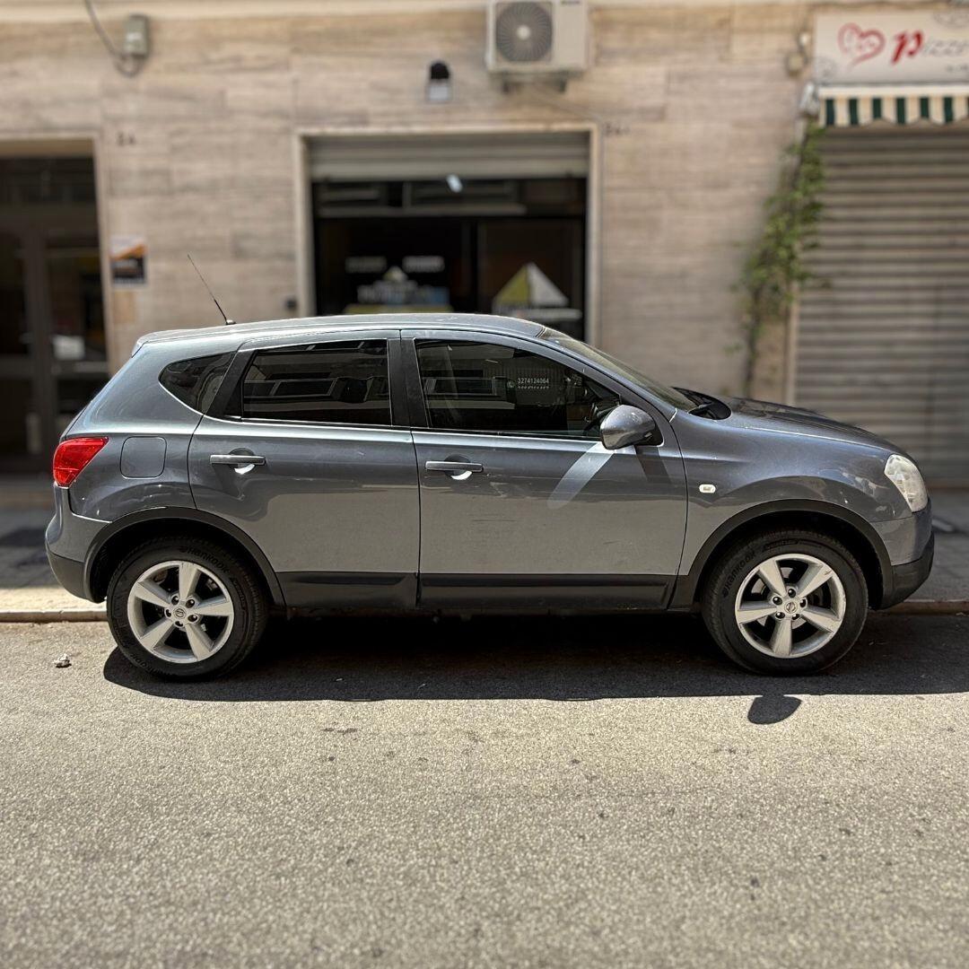 Nissan Qashqai 2.0 dCi **CAMBIO AUTOMATICO**