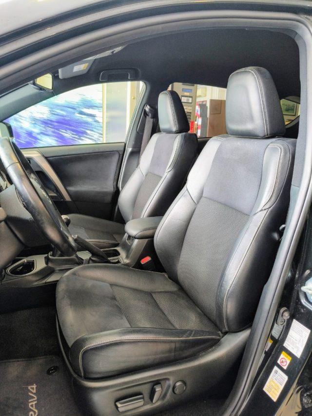 TOYOTA RAV 4 2.0 D-4D 143 Cv Lounge Pelle Navi Unico Propr.