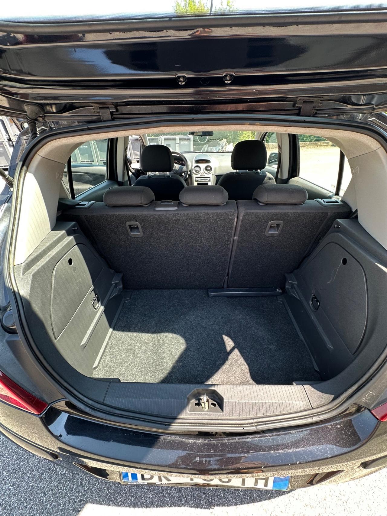 Opel Corsa 1.2 5 porte Cosmo