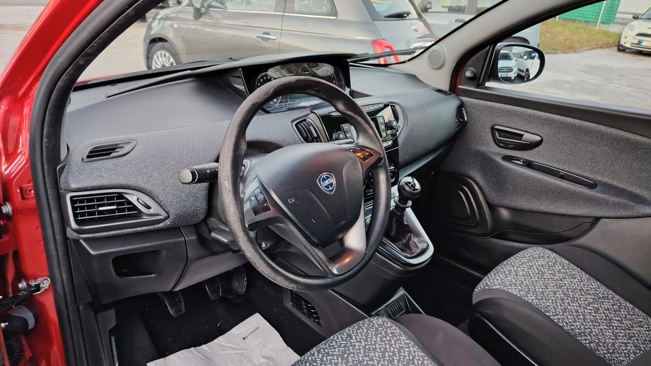 Lancia Ypsilon 1.2 69 CV 5 porte S&S Platinum