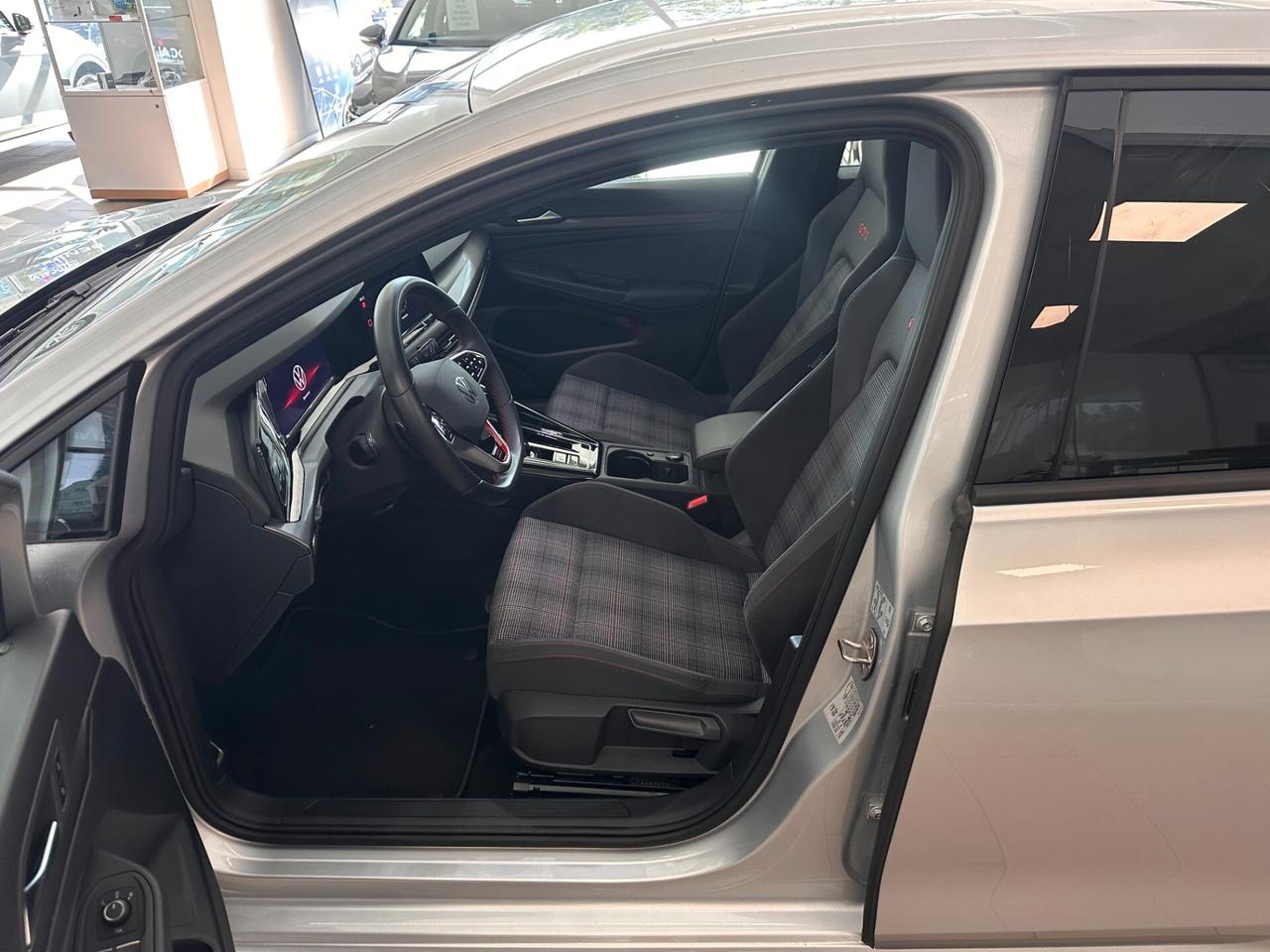 Volkswagen Golf GTI 2.0 TSI DSG