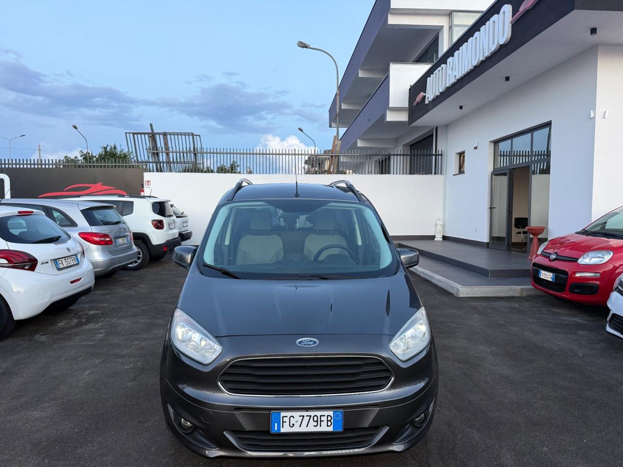 Ford Tourneo Courier 1.5 TDCI 75 CV Titanium