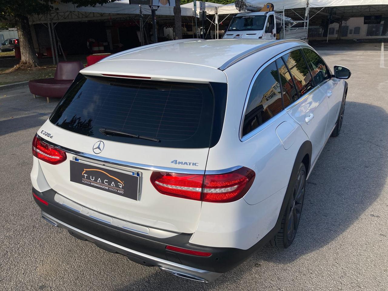 Mercedes-Benz E 220 E-Class E #6086
